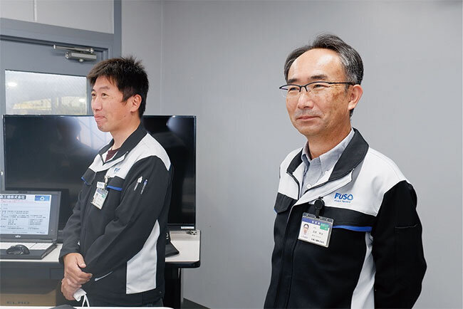 生産管理G班長中村さん（左）と調達G吉田さん（右）