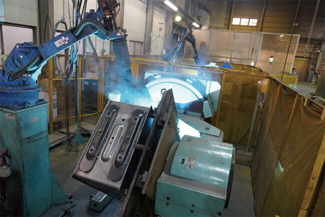 奈良工場に導入している溶接ロボット